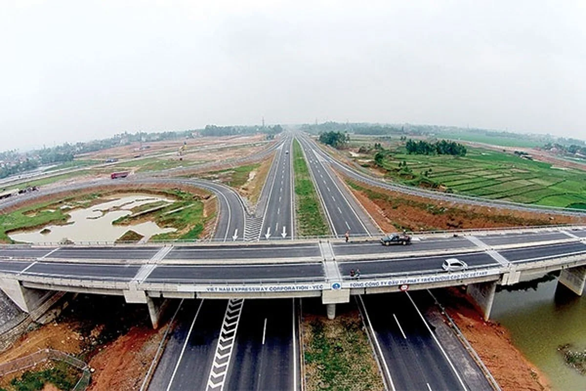 Đẩy nhanh giải ngân 250 nghìn tỷ vốn đầu tư công còn lại năm 2021